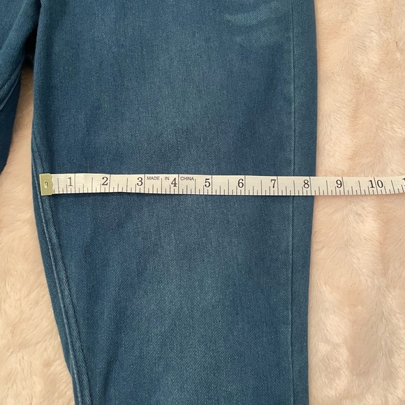 Hue Ultra Soft High Waist Denim Leggings - size small. EUC. - Picture 10 of 16
